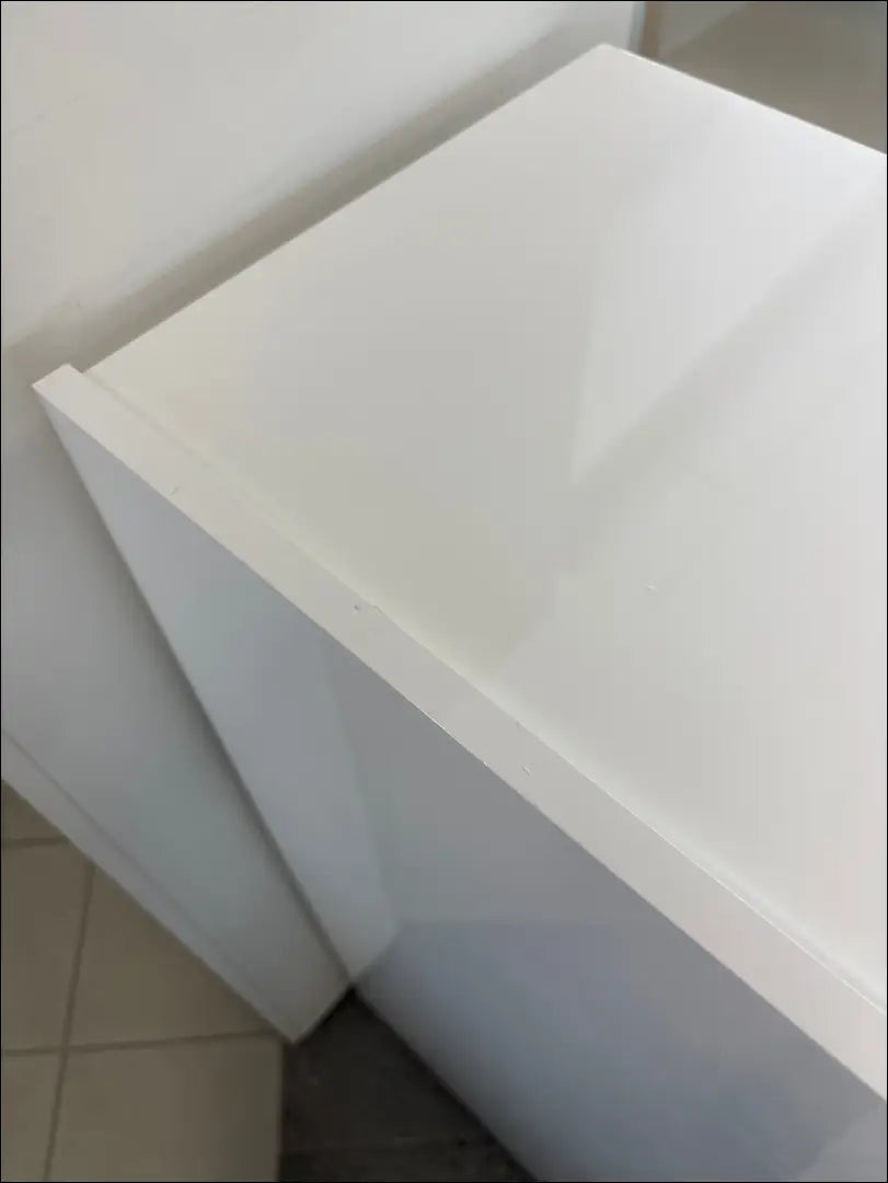 Batų spintelė KI1718 - €70 Save 60% 50-100, __label:Pristatymas 1-2 d.d., color-balta, material-mediena, pazeistas €50