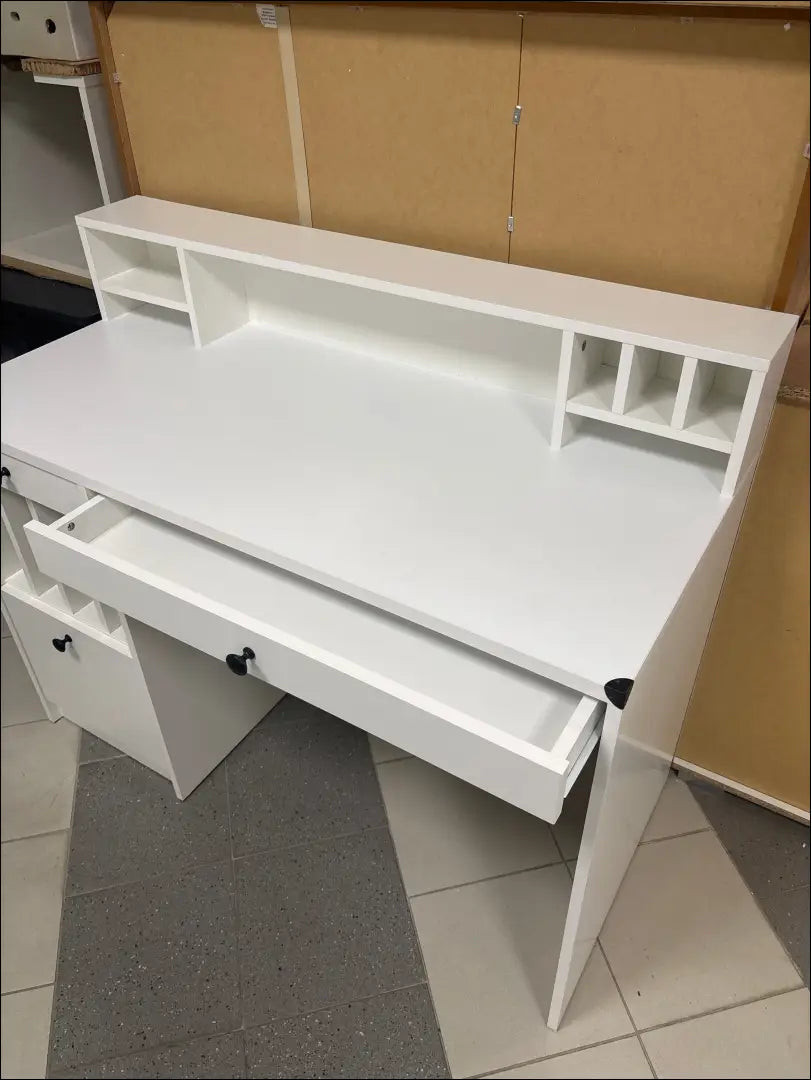 Darbo stalas BI271 - €110 Save 55% 100-200, __label:Pristatymas 1-2 d.d., color-balta, material-mediena, pazeistas €100