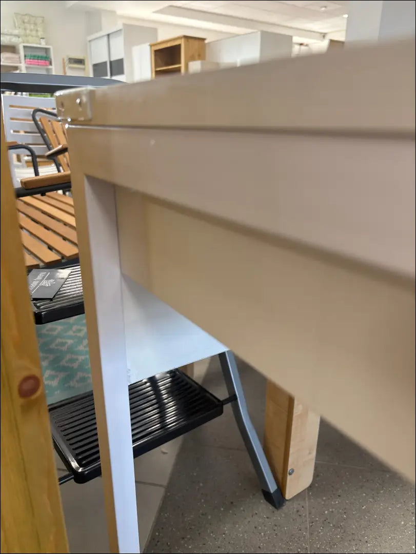 Darbo stalas BI338 - €40 Save 75% 25-50, __label:Pristatymas 1-2 d.d., color-balta, material-mdf, material-metalas