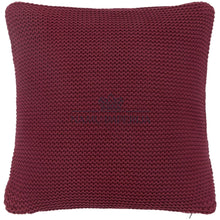 Įkelti vaizdą į galerijos rodinį, Dekoratyvinė megzta pagalvėlė DI4347 - color-raudona,
