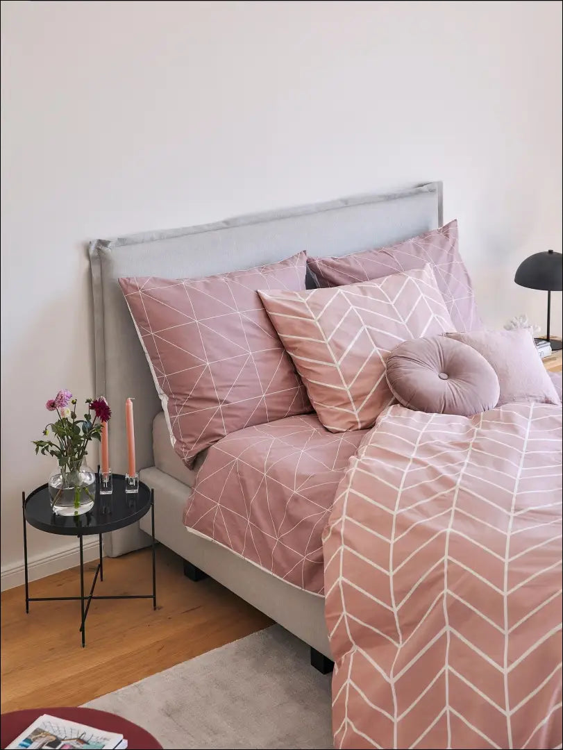 Dekoratyvinė aksominė pagalvėlė DI4255 - €18 Save 50% __label:Pristatymas 1-2 d.d., color-rozine, interjeras,