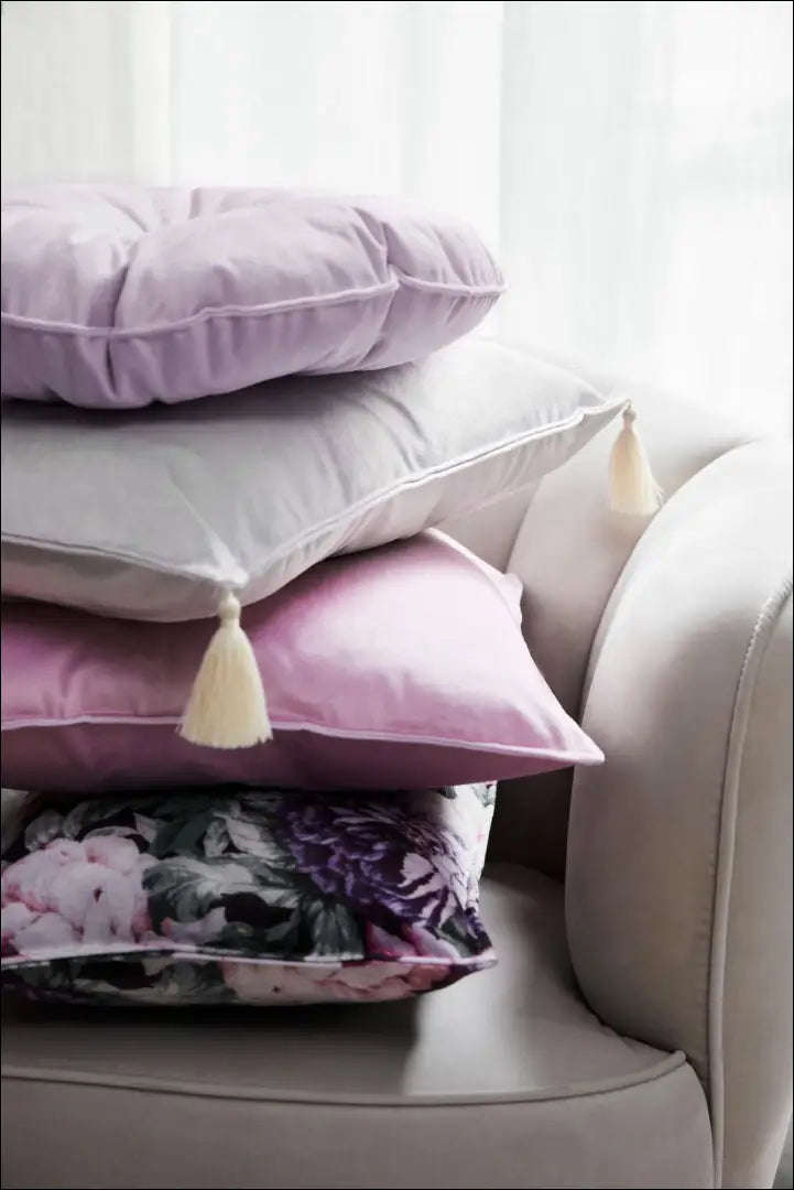 Dekoratyvinė aksominė pagalvėlė DI4255 - €18 Save 50% __label:Pristatymas 1-2 d.d., color-rozine, interjeras,