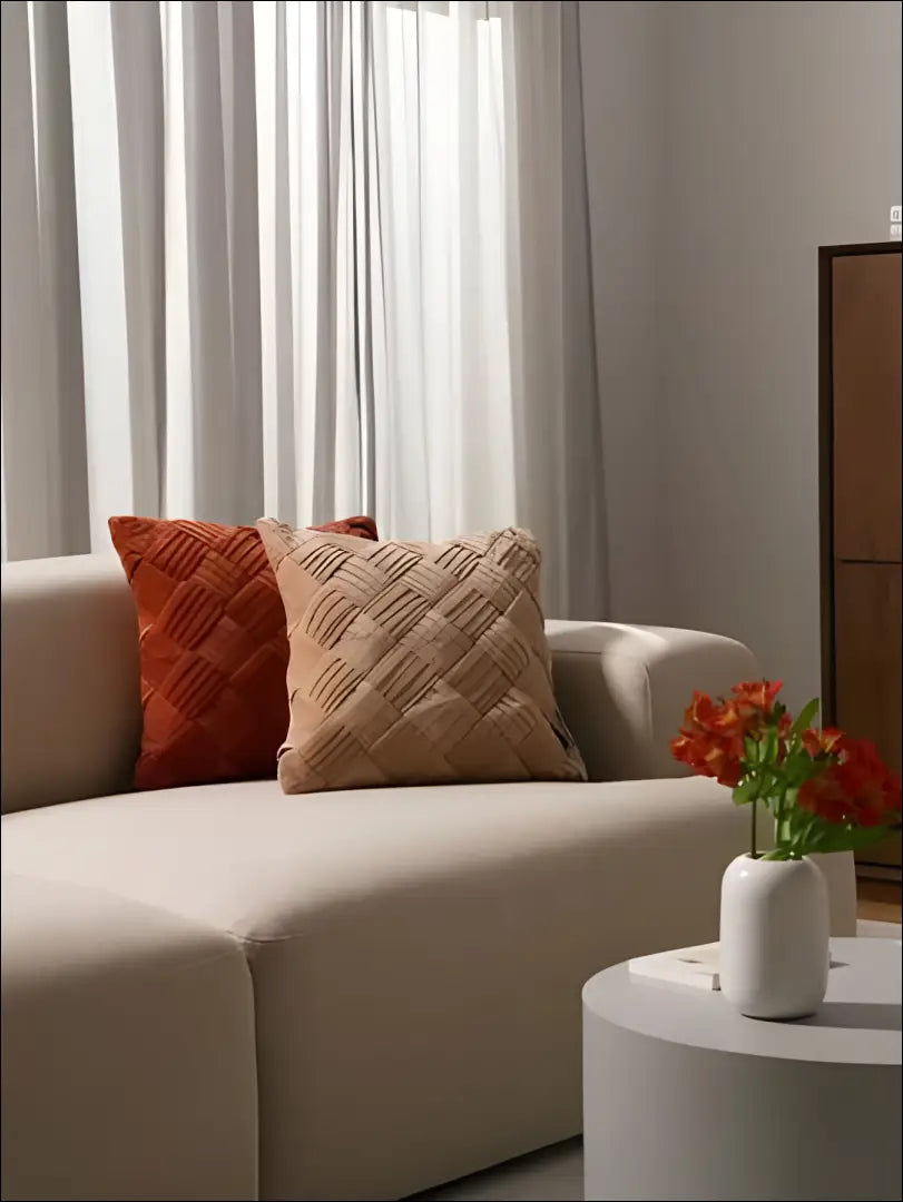 Dekoratyvinė aksominė pagalvėlė DI4301 - €20 Save 50% __label:Pristatymas 1-2 d.d., color-smelio, interjeras,