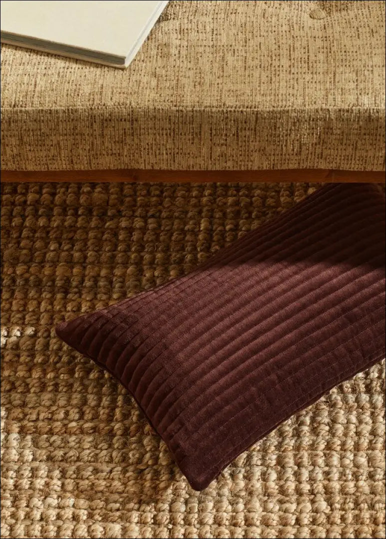 Dekoratyvinė aksominė pagalvėlė DI7211 - €6 Save 60% __label:Pristatymas 1-2 d.d., color-ruda, interjeras,