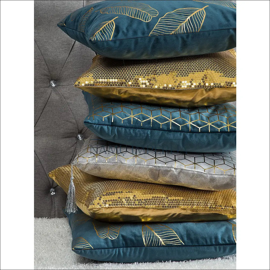 Dekoratyvinė aksominė pagalvėlė DI8993 - €10 Save 50% __label:Pristatymas 1-2 d.d., color-auksine, color-melyna,