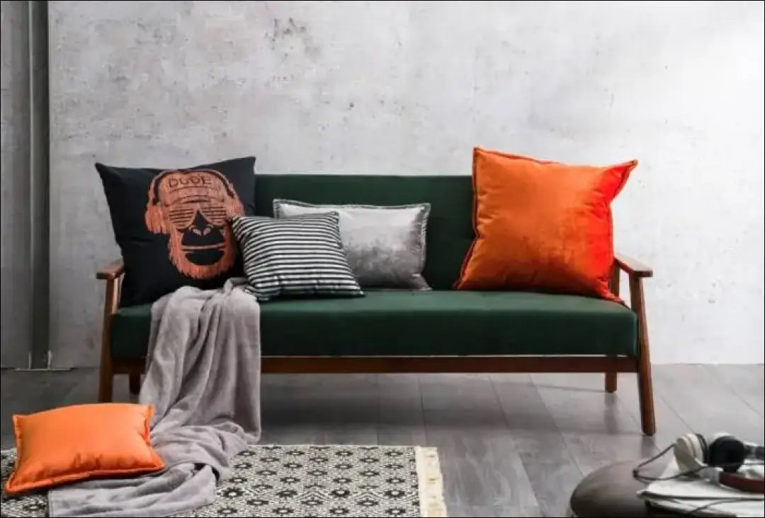 Dekoratyvinė aksominė pagalvėlė DI9033 - €9 Save 55% __label:Pristatymas 1-2 d.d., color-oranzine, interjeras,