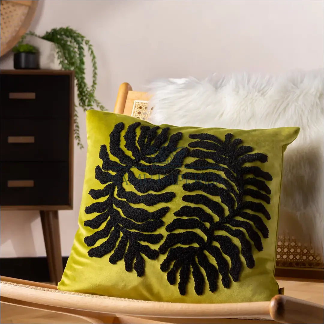 Dekoratyvinė aksominė pagalvėlė DI9051 - €9 Save 50% __label:Pristatymas 1-2 d.d., color-juoda, color-zalia,