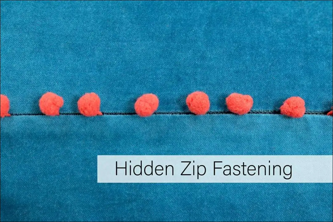 Dekoratyvinė aksominė pagalvėlė DI9151 - €9 Save 55% __label:Pristatymas 1-2 d.d., color-melyna, color-rozine,