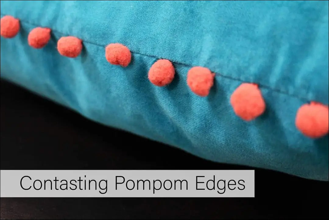 Dekoratyvinė aksominė pagalvėlė DI9151 - €9 Save 55% __label:Pristatymas 1-2 d.d., color-melyna, color-rozine,