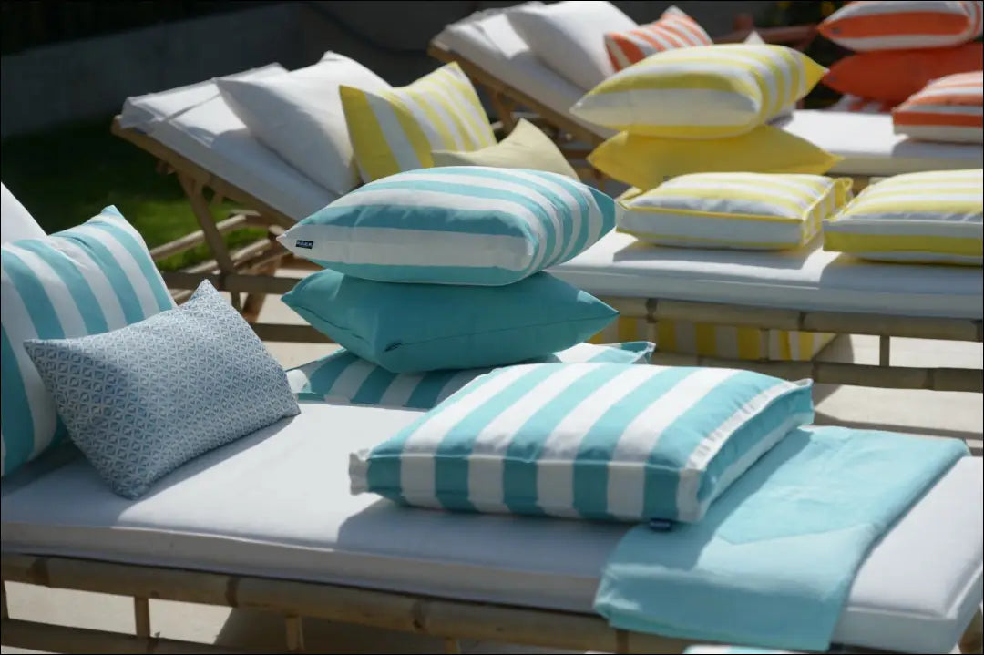 Dekoratyvinė lauko pagalvėlė DI10609 - €13 Save 50% __label:Pristatymas 1-2 d.d., color-balta, color-turkis,