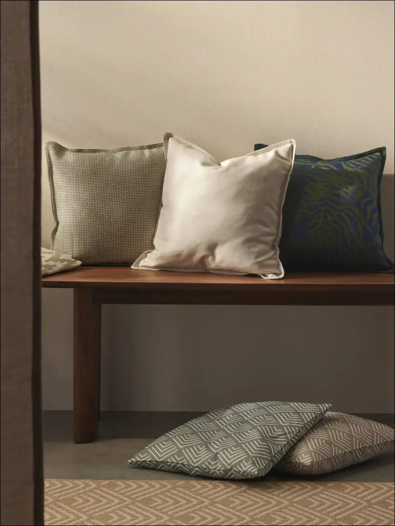 Dekoratyvinė lauko pagalvėlė DI7514 - €25 Save 50% 25-50, __label:Pristatymas 1-2 d.d., color-geltona, color-melyna,