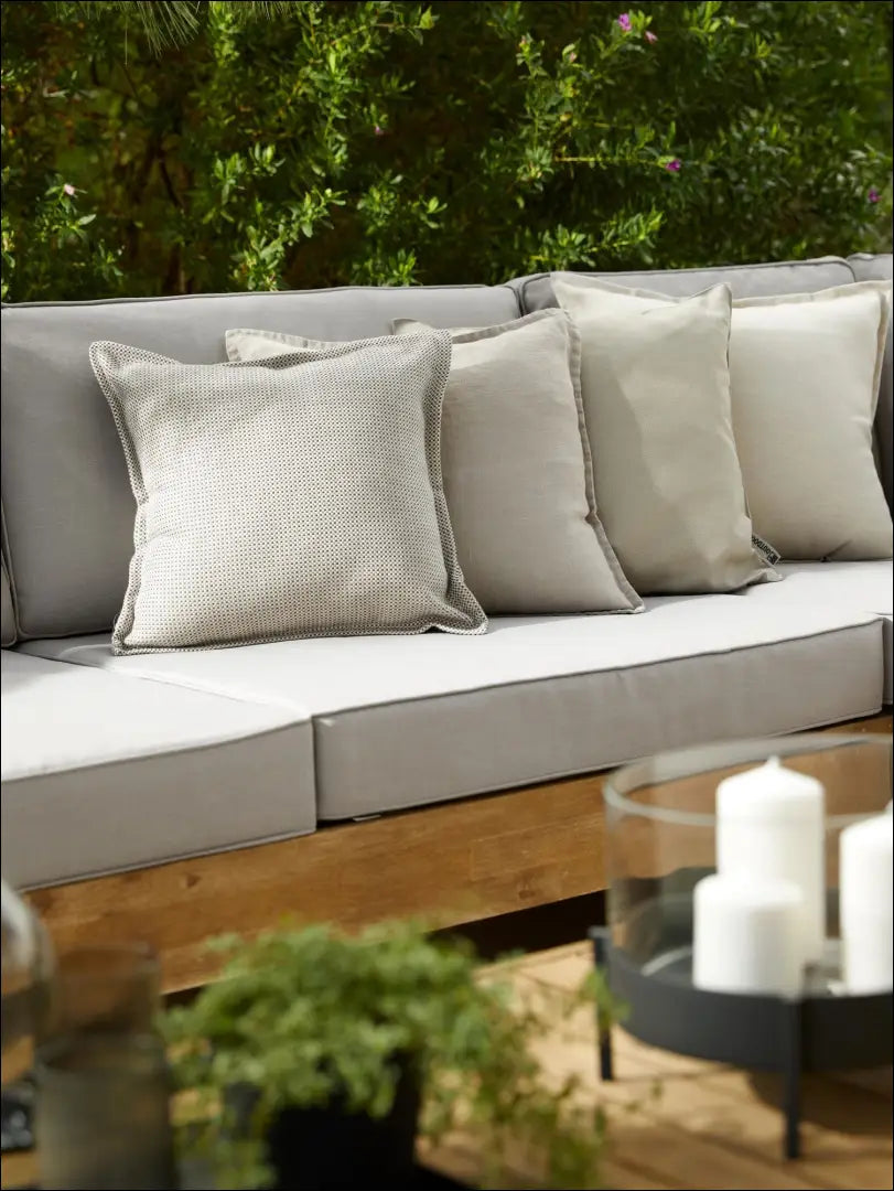 Dekoratyvinė lauko pagalvėlė DI7514 - €25 Save 50% 25-50, __label:Pristatymas 1-2 d.d., color-geltona, color-melyna,