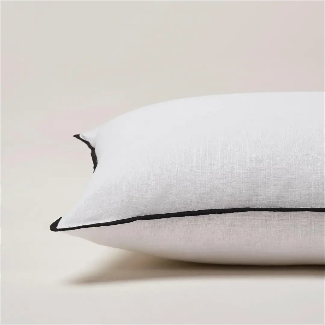 Dekoratyvinė lininė pagalvėlė DI11417 - €35 Save 50% 25-50, __label:Pristatymas 1-2 d.d., color-balta, color-juoda,