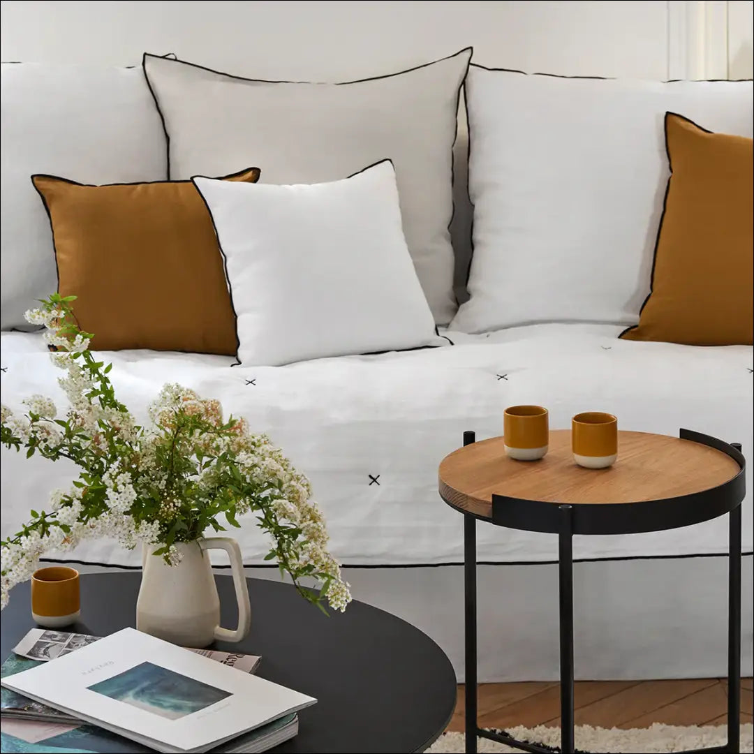 Dekoratyvinė lininė pagalvėlė DI11417 - €35 Save 50% 25-50, __label:Pristatymas 1-2 d.d., color-balta, color-juoda,