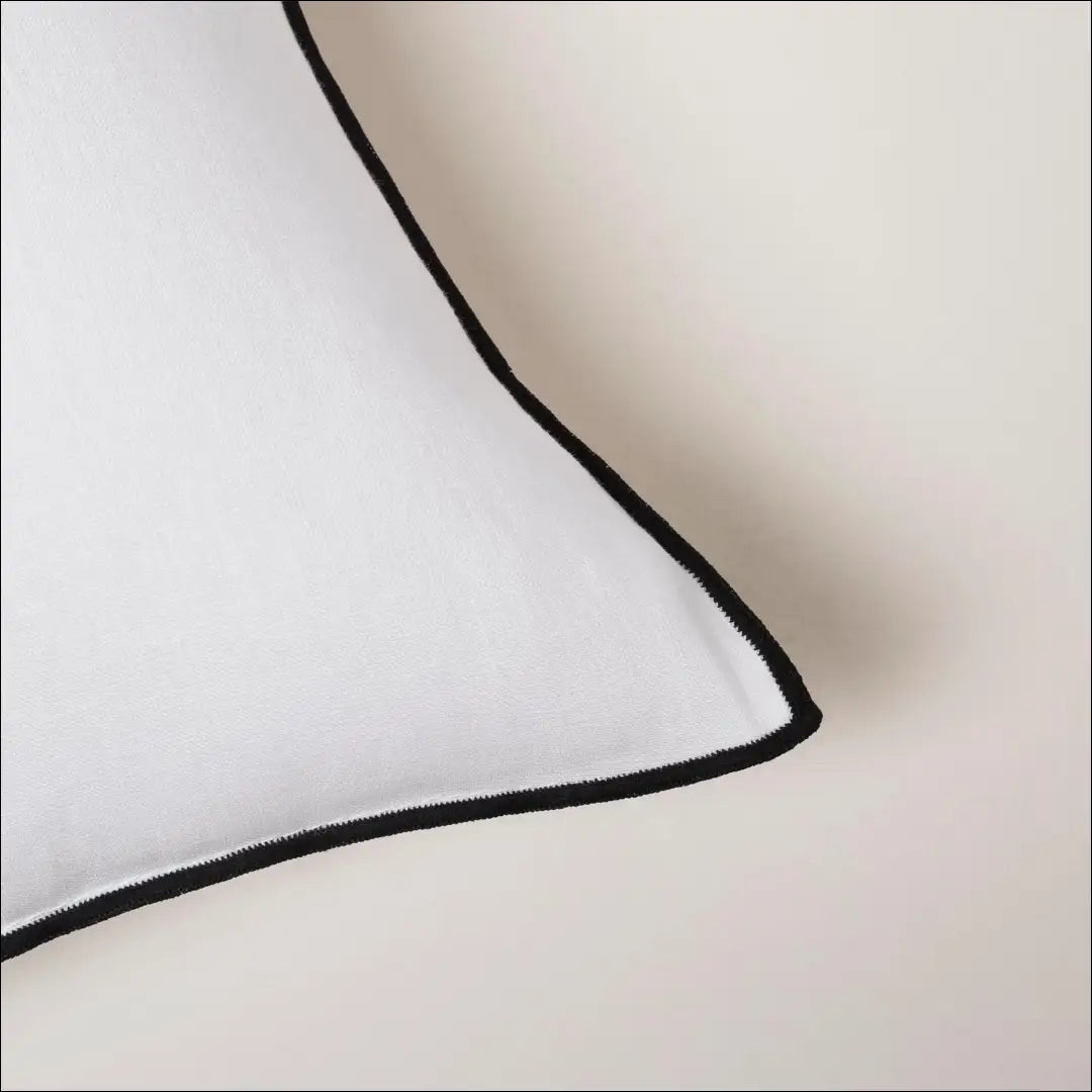 Dekoratyvinė lininė pagalvėlė DI11417 - €35 Save 50% 25-50, __label:Pristatymas 1-2 d.d., color-balta, color-juoda,