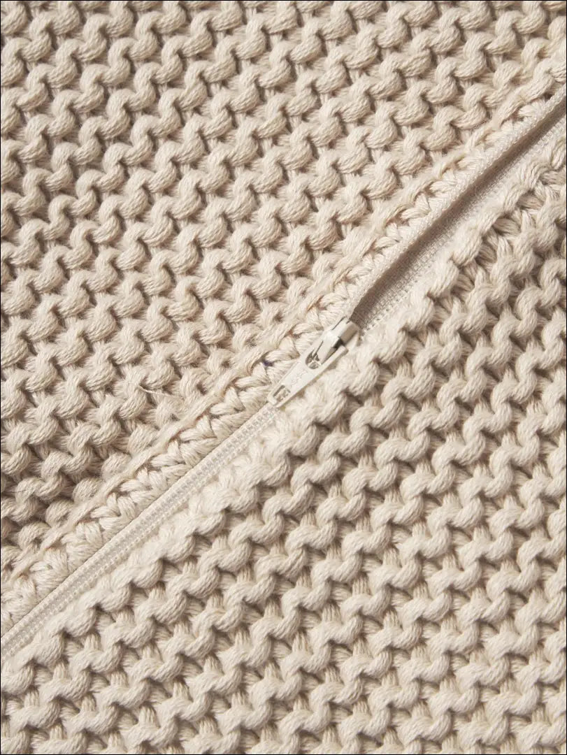 Dekoratyvinė megzta pagalvėlė DI5094 - €12 Save 55% __label:Pristatymas 1-2 d.d., color-smelio, interjeras,