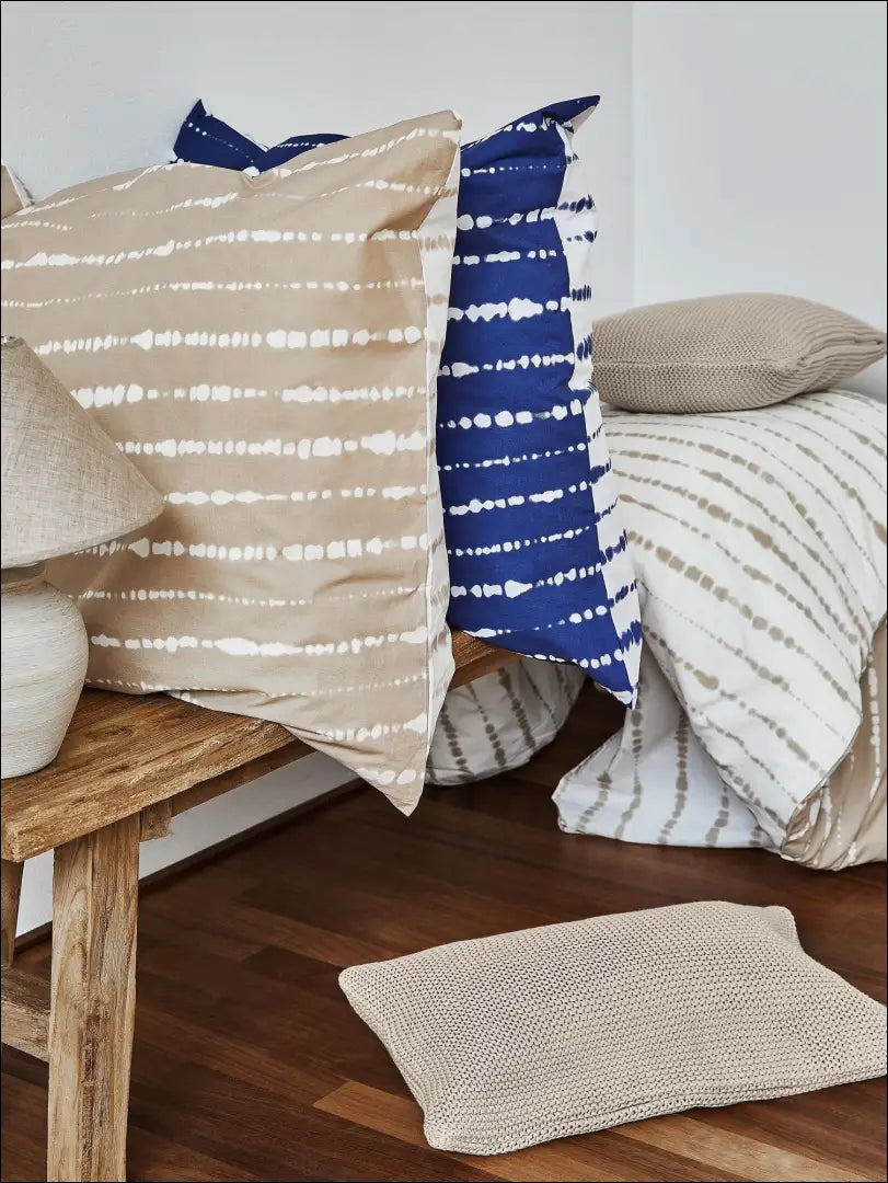 Dekoratyvinė megzta pagalvėlė DI5094 - €12 Save 55% __label:Pristatymas 1-2 d.d., color-smelio, interjeras,