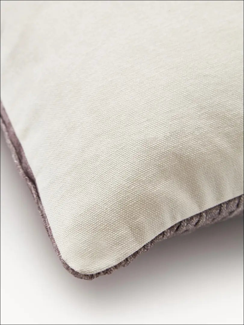 Dekoratyvinė ombre pagalvėlė DI4318 - €20 Save 55% __label:Pristatymas 1-2 d.d., color-kremas, color-violetine,