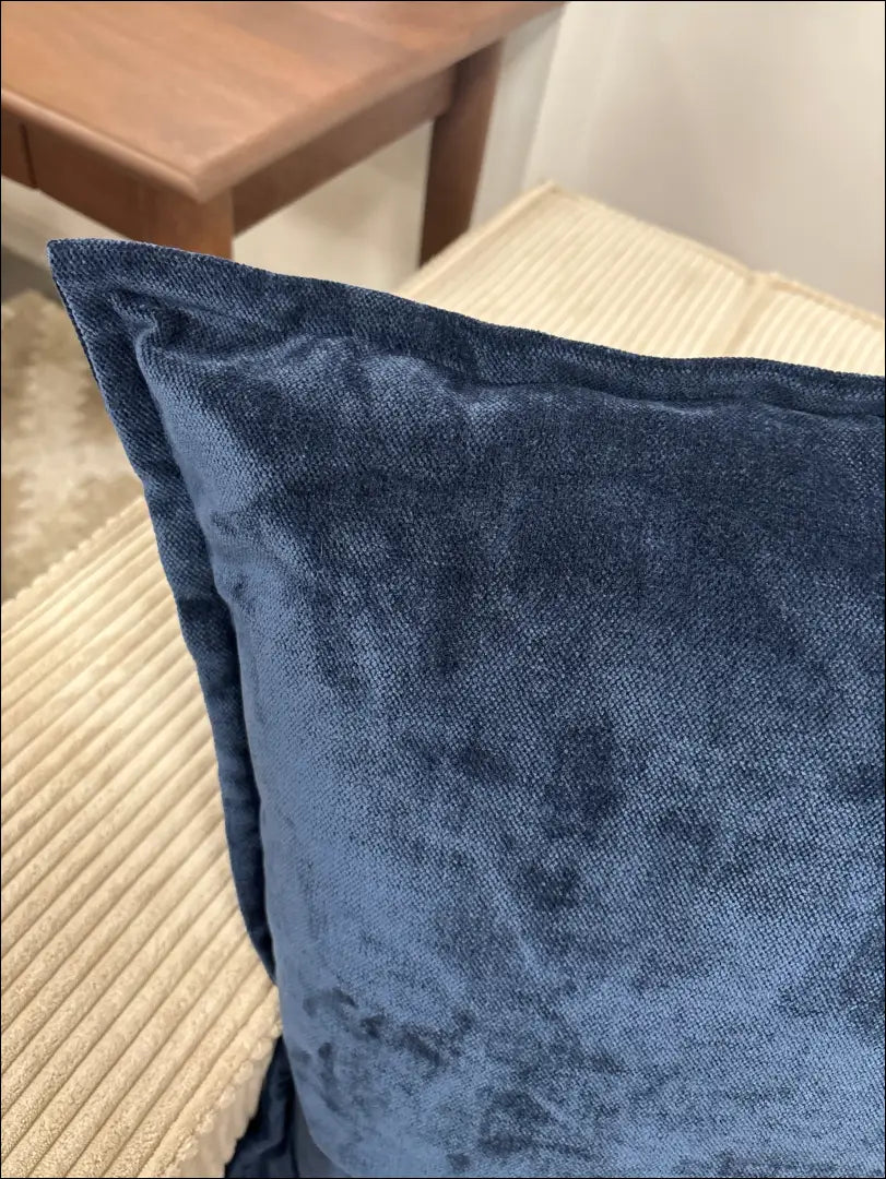 Dekoratyvinė pagalvė DI10401 - €30 Save 50% 25-50, __label:Pristatymas 1-2 d.d., color-melyna, interjeras,