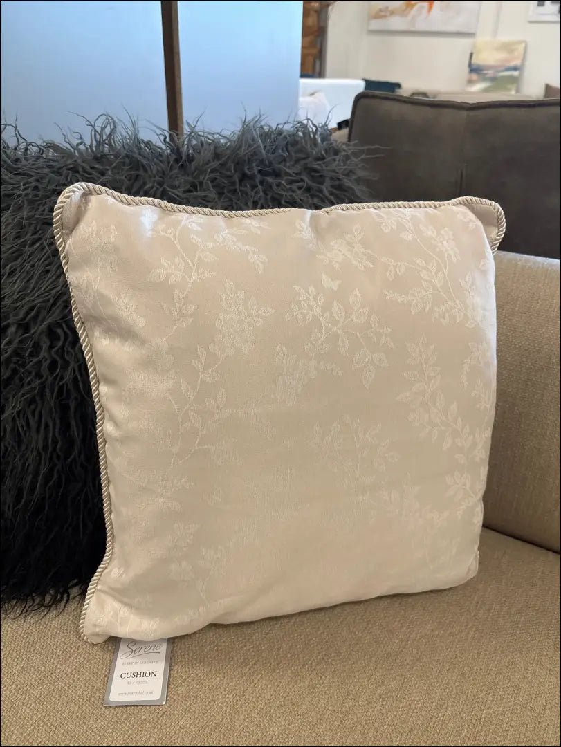 Dekoratyvinė pagalvėlė DI10115 - €25 Save 50% 25-50, __label:Pristatymas 1-2 d.d., color-kremas, interjeras,