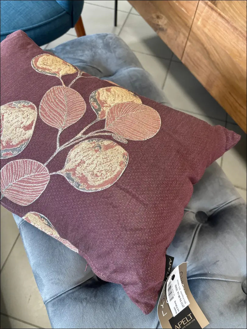 Dekoratyvinė pagalvėlė DI10183 - €12 Save 55% __label:Pristatymas 1-2 d.d., color-auksine, color-violetine, interjeras,