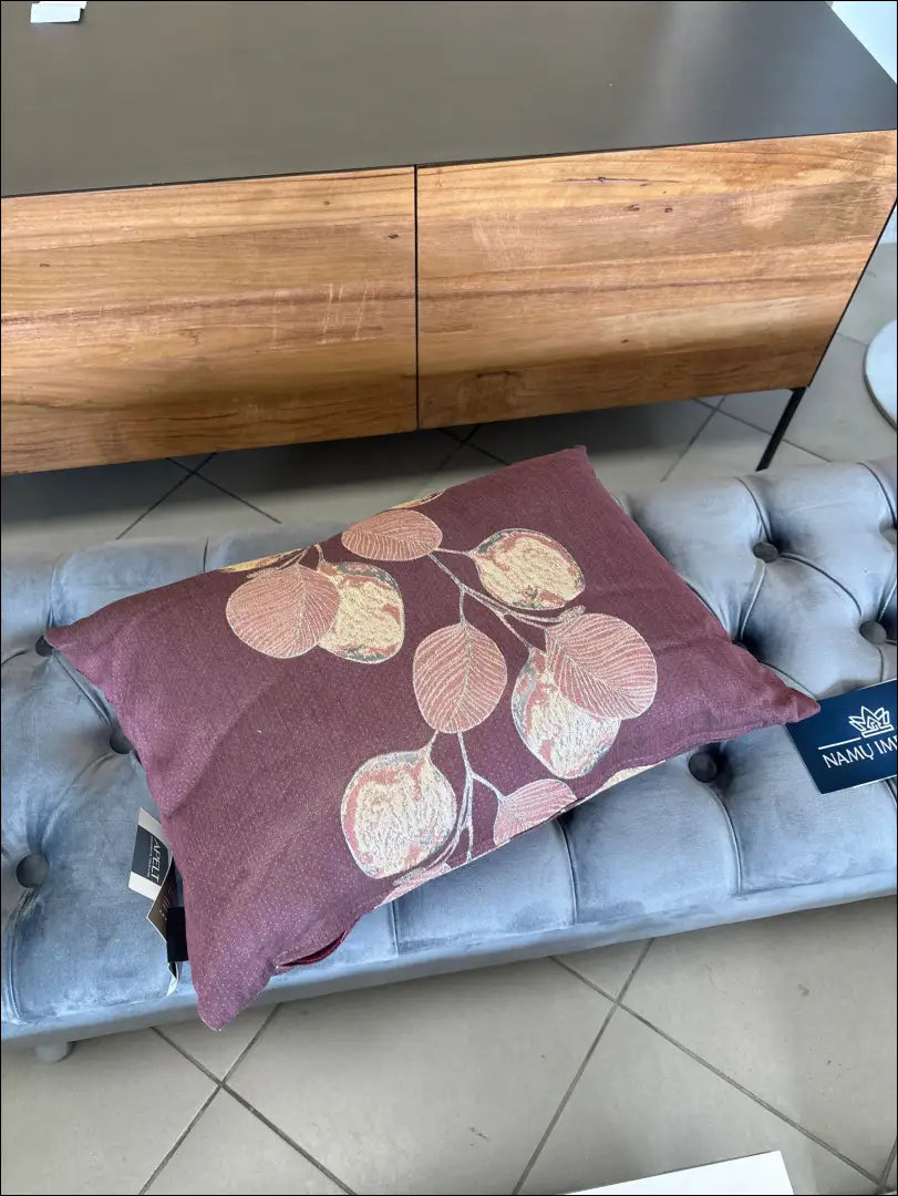 Dekoratyvinė pagalvėlė DI10183 - €12 Save 55% __label:Pristatymas 1-2 d.d., color-auksine, color-violetine, interjeras,