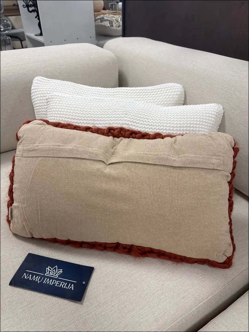 Dekoratyvinė pagalvėlė DI10997 - €23 Save 50% __label:Pristatymas 1-2 d.d., color-ruda, interjeras,