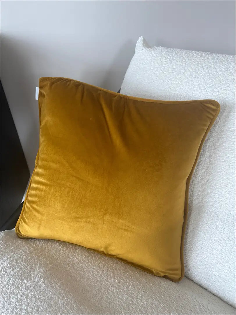 Dekoratyvinė pagalvėlė DI11545 - €13 Save 55% __label:Pristatymas 1-2 d.d., color-geltona, color-pilka, interjeras,
