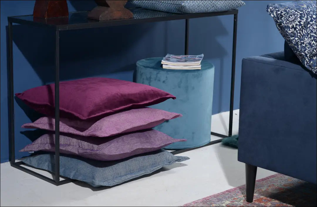 Dekoratyvinė pagalvėlė DI11684 - €20 Save 50% __label:Pristatymas 1-2 d.d., color-melyna, interjeras, material-akrilas,