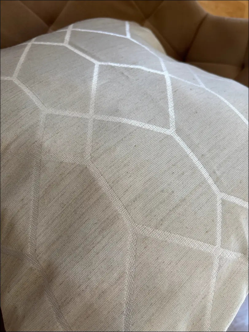 Dekoratyvinė pagalvėlė DI11772 - €13 Save 50% __label:Pristatymas 1-2 d.d., color-kremas, interjeras, material-linas,