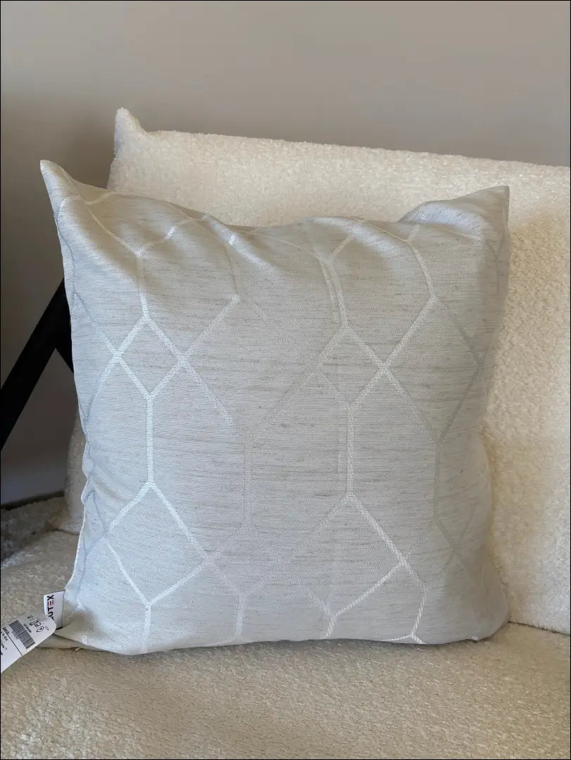 Dekoratyvinė pagalvėlė DI11772 - €13 Save 50% __label:Pristatymas 1-2 d.d., color-kremas, interjeras, material-linas,