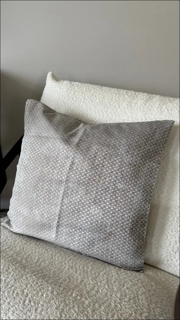 Dekoratyvinė pagalvėlė DI12013 - €11 Save 50% __label:Pristatymas 1-2 d.d., color-sidabrine, color-smelio, interjeras,