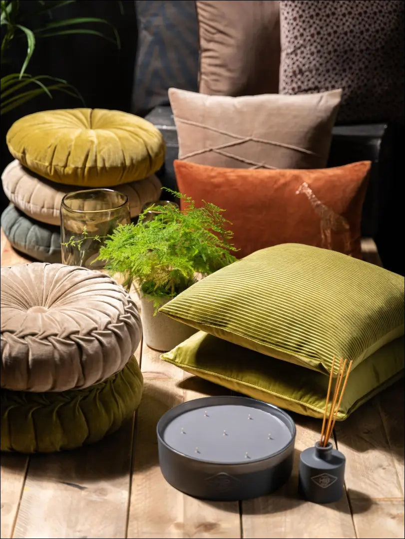 Dekoratyvinė pagalvėlė DI4252 - €14 Save 50% __label:Pristatymas 1-2 d.d., color-rozine, interjeras, material-aksomas,