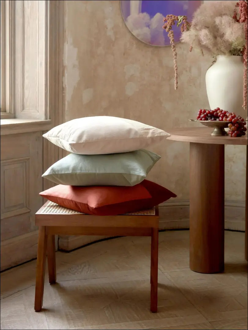 Dekoratyvinė pagalvėlė DI4300 - €12 Save 55% __label:Pristatymas 1-2 d.d., color-zalia, interjeras, material-aksomas,