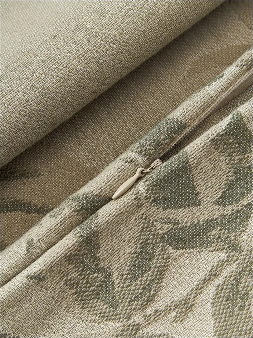 Dekoratyvinė pagalvėlė DI4427 - €16 Save 55% __label:Pristatymas 1-2 d.d., color-smelio, color-zalia, interjeras,