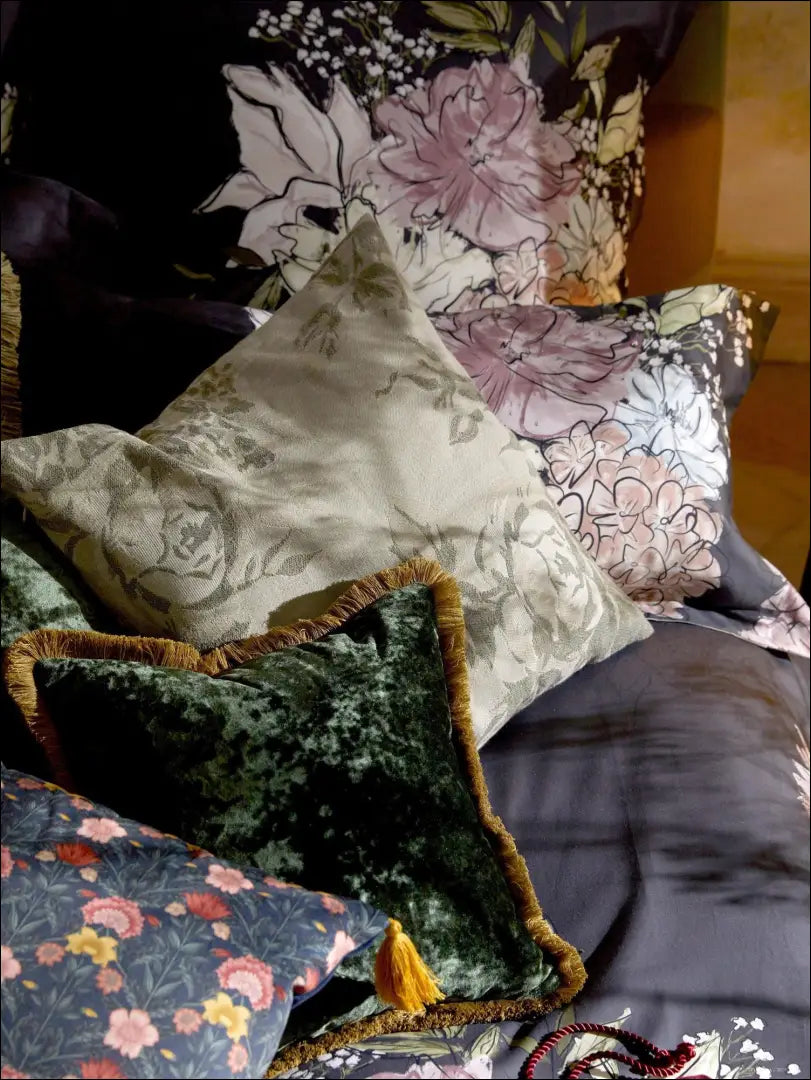 Dekoratyvinė pagalvėlė DI4427 - €16 Save 55% __label:Pristatymas 1-2 d.d., color-smelio, color-zalia, interjeras,