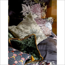 Augšupielādējiet attēlu galerijas skatā Dekoratyvinė pagalvėlė DI4427 - €16 Save 55% color-smelio, color-zalia, interjeras, material-medvilne, pagalveles
