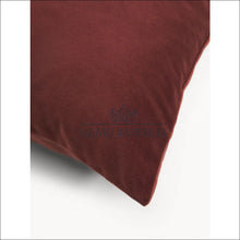 Laadige pilt üles galeriivaatesse Dekoratyvinė pagalvėlė DI4440 - €12 Save 55% color-raudona, color-ruda, interjeras, material-aksomas,
