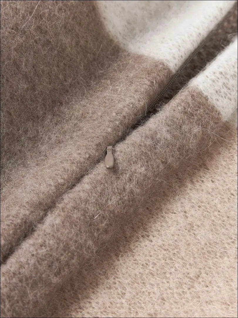 Dekoratyvinė pagalvėlė DI6061 - €33 Save 50% 25-50, __label:Pristatymas 1-2 d.d., color-balta, color-ruda, color-smelio