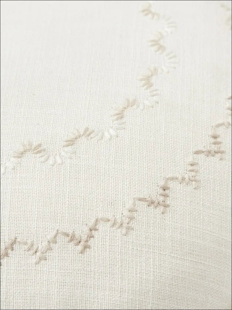 Dekoratyvinė pagalvėlė DI6418 - €23 Save 50% __label:Pristatymas 1-2 d.d., color-smelio, interjeras, material-medvilne,