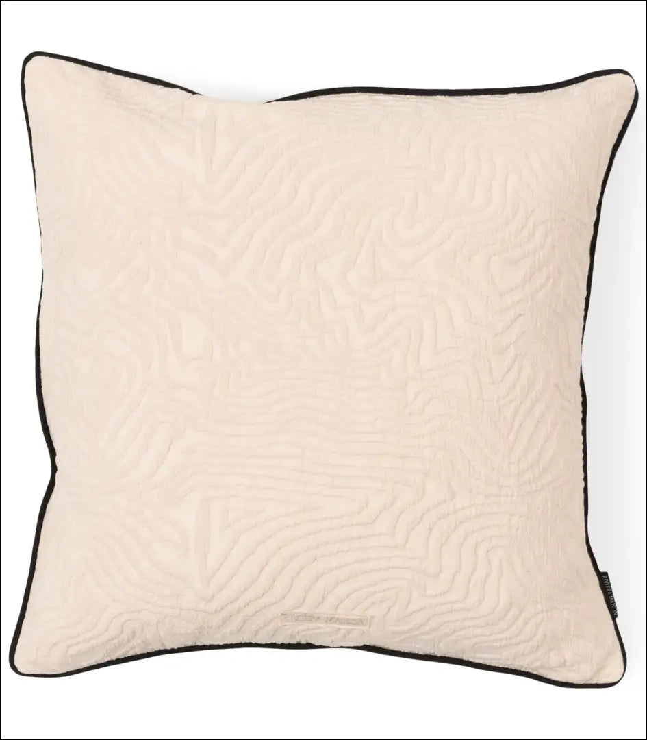 Dekoratyvinė pagalvėlė DI6642 - €25 Save 50% 25-50, __label:Pristatymas 1-2 d.d., color-juoda, color-smelio, interjeras