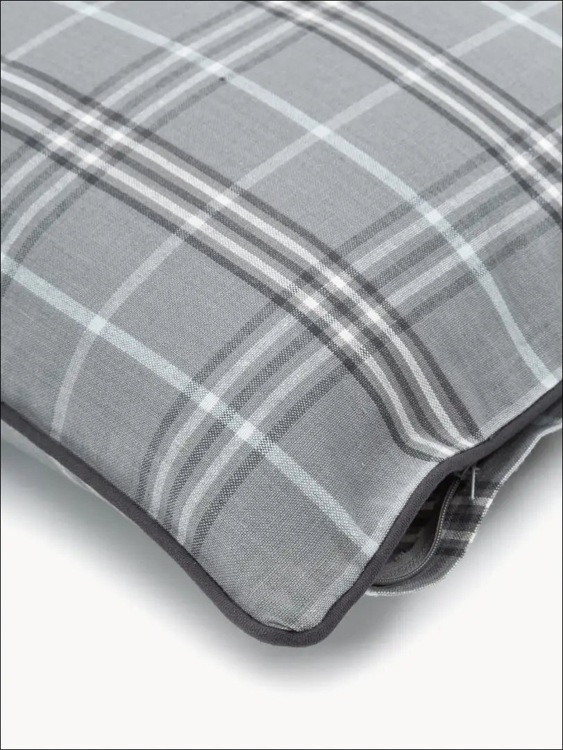 Dekoratyvinė pagalvėlė DI7094 - €8 Save 60% __label:Pristatymas 1-2 d.d., color-pilka, interjeras, material-medvilne,