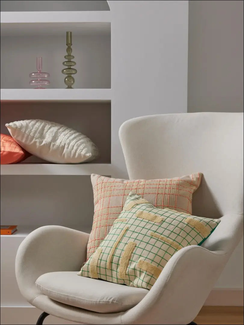 Dekoratyvinė pagalvėlė DI7173 - €14 Save 60% __label:Pristatymas 1-2 d.d., color-kremas, color-zalia, interjeras,