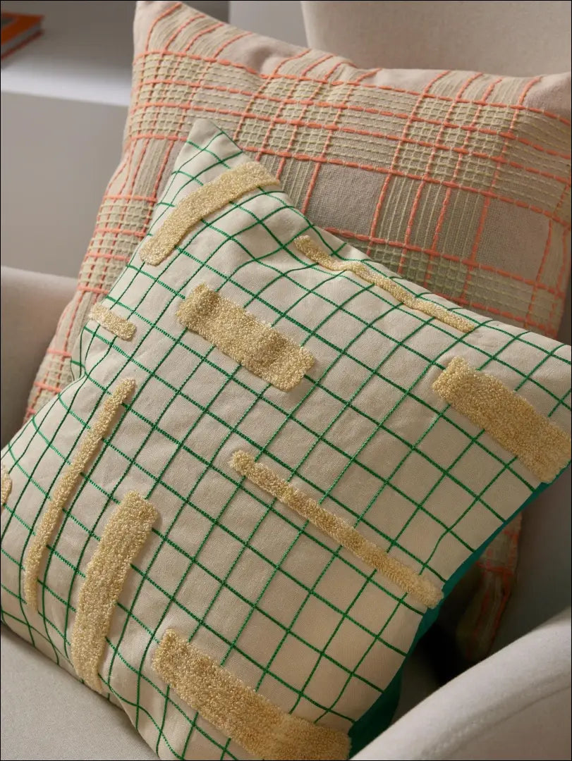Dekoratyvinė pagalvėlė DI7173 - €16 Save 55% __label:Pristatymas 1-2 d.d., color-kremas, color-zalia, interjeras,