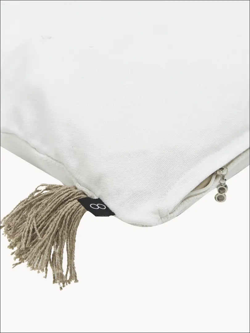 Dekoratyvinė pagalvėlė DI7212 - €11 Save 55% __label:Pristatymas 1-2 d.d., color-balta, color-smelio, interjeras,