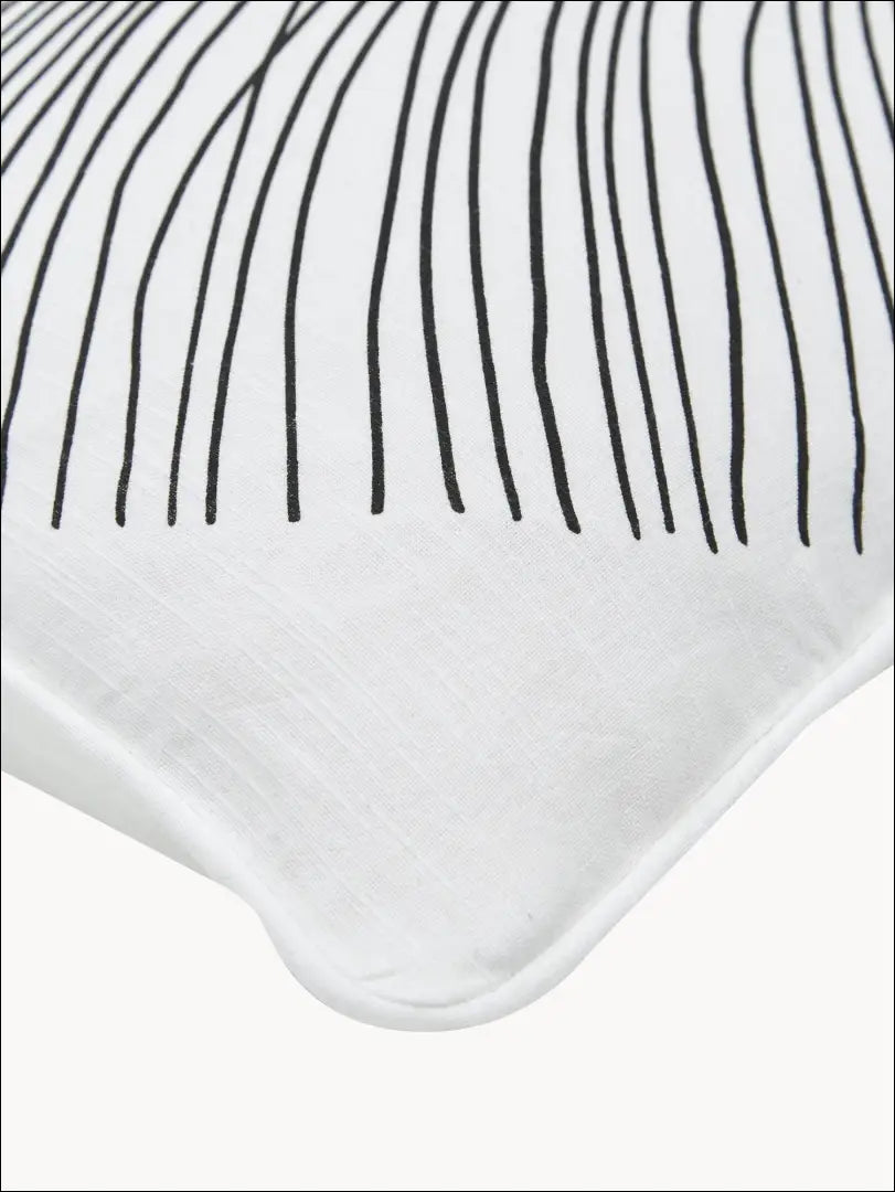 Dekoratyvinė pagalvėlė DI7219 - €8 Save 60% __label:Pristatymas 1-2 d.d., color-balta, color-juoda, interjeras,