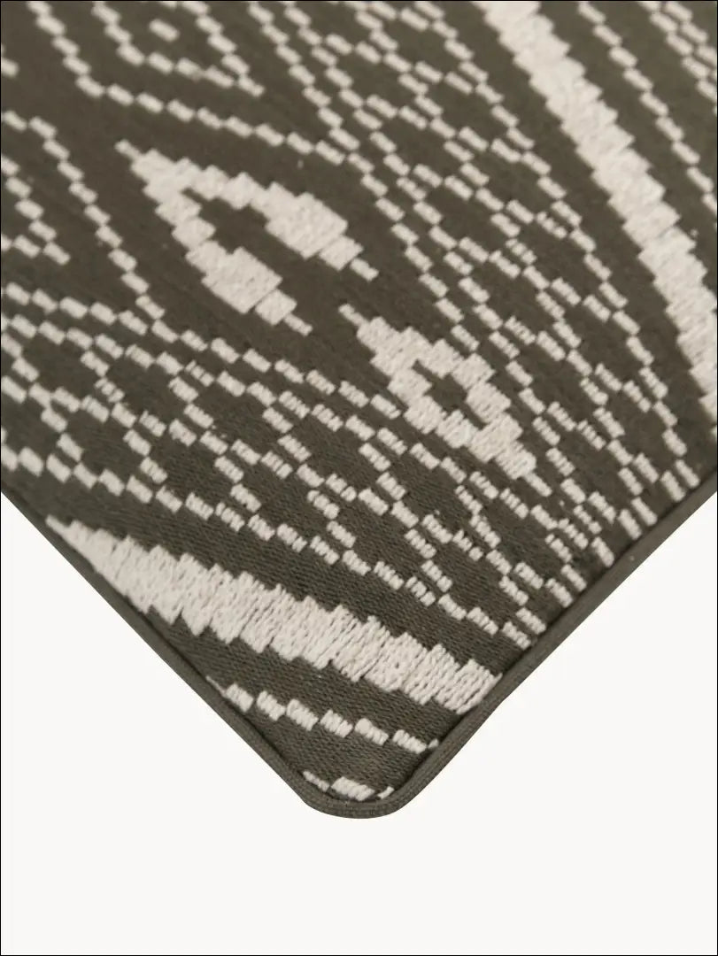 Dekoratyvinė pagalvėlė DI7224 - €9 Save 55% __label:Pristatymas 1-2 d.d., color-kremas, color-zalia, interjeras,