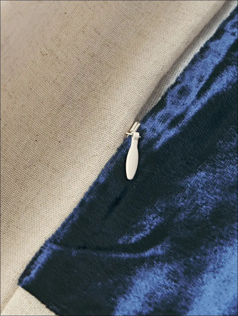 Dekoratyvinė pagalvėlė DI7410 - €14 Save 50% __label:Pristatymas 1-2 d.d., color-melyna, color-smelio, interjeras,