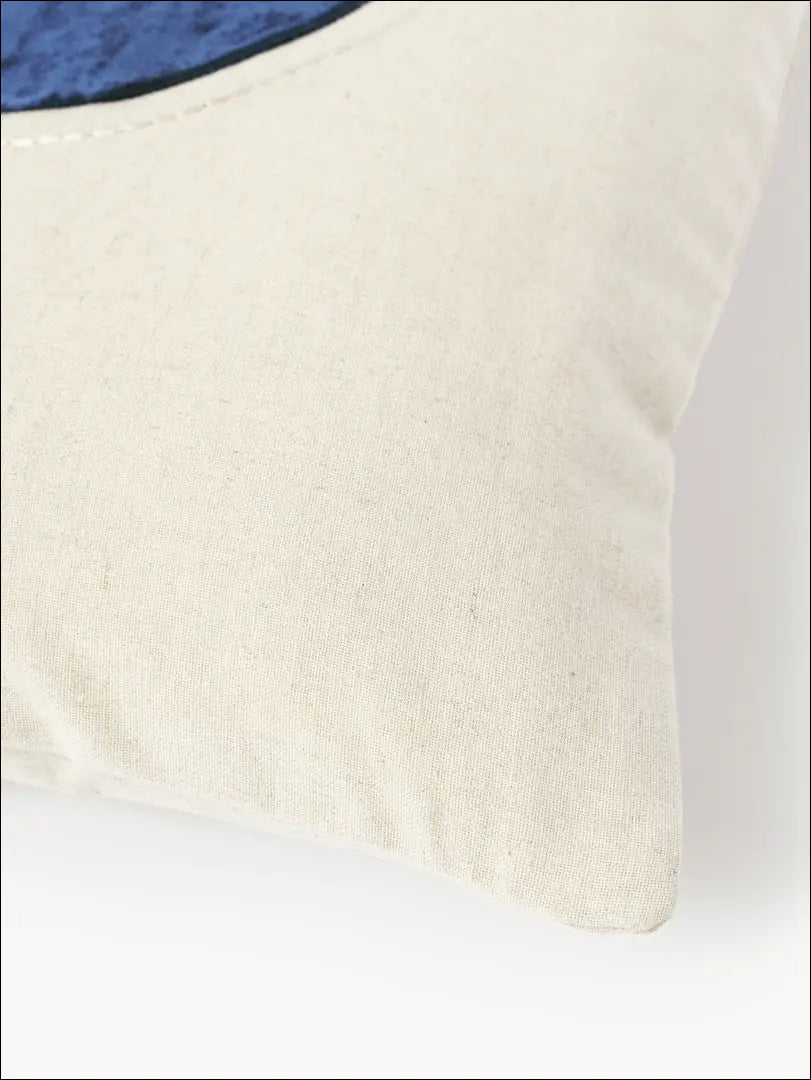 Dekoratyvinė pagalvėlė DI7410 - €14 Save 50% __label:Pristatymas 1-2 d.d., color-melyna, color-smelio, interjeras,