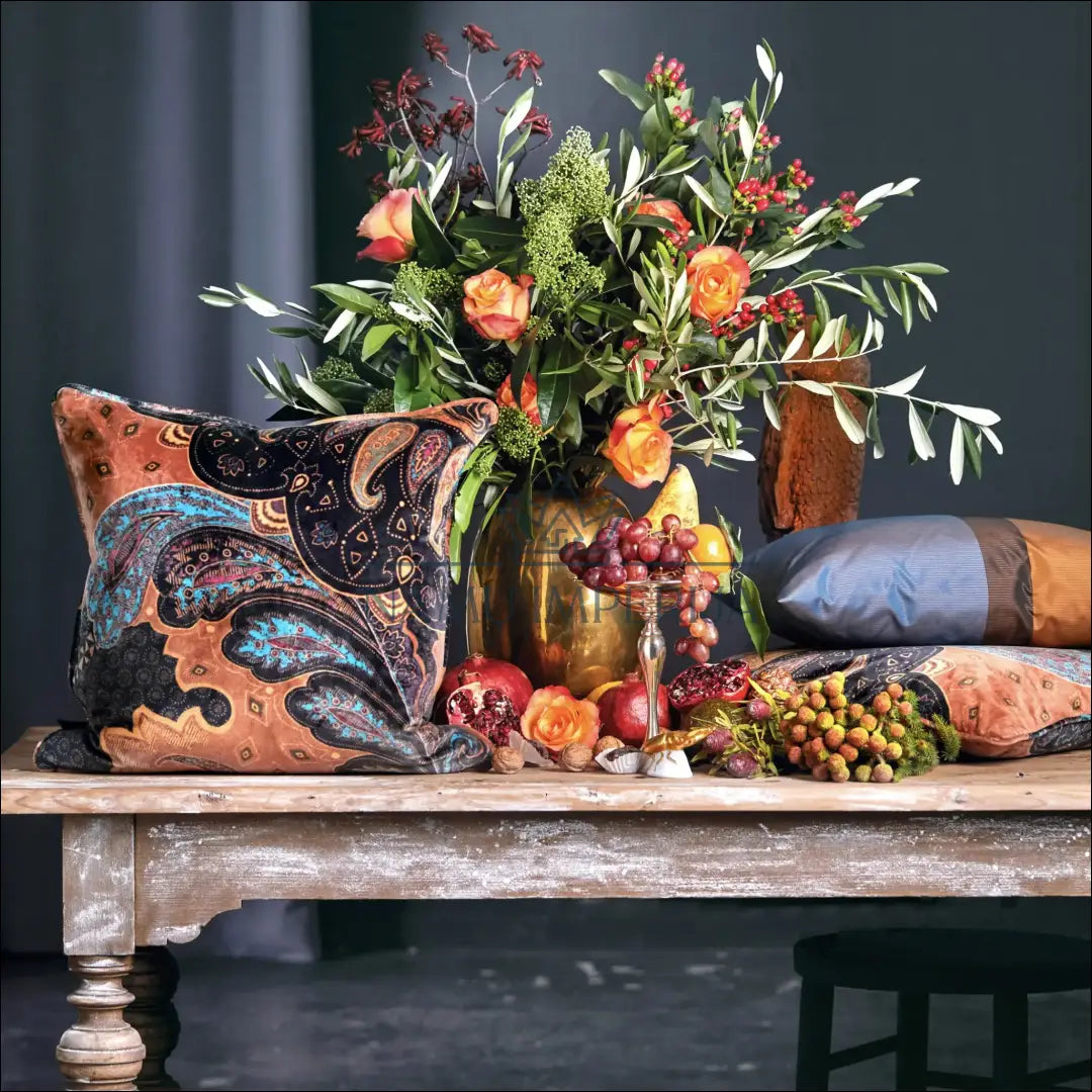 Dekoratyvinė pagalvėlė DI9031 - €15 Save 50% __label:Pristatymas 1-2 d.d., color-geltona, color-juoda, color-melyna,